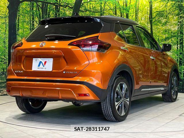 Nissan KICKS 2020-06 8208121-16