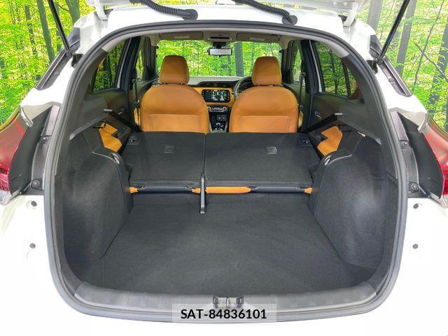 Nissan KICKS 2021-07 8208119-9