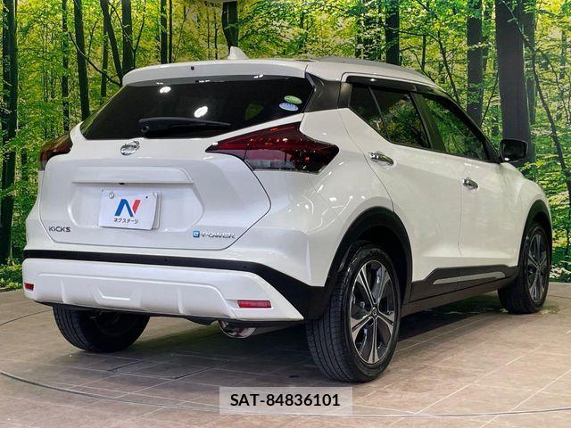 Nissan KICKS 2021-07 8208119-16