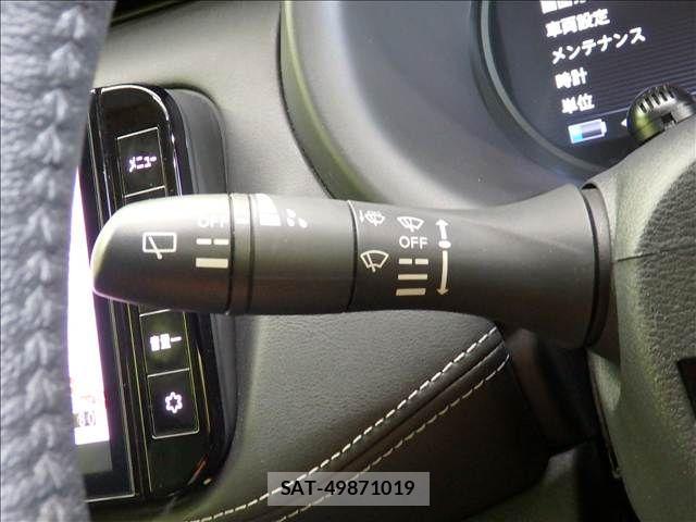 Nissan KICKS 2021-06 8208122-14
