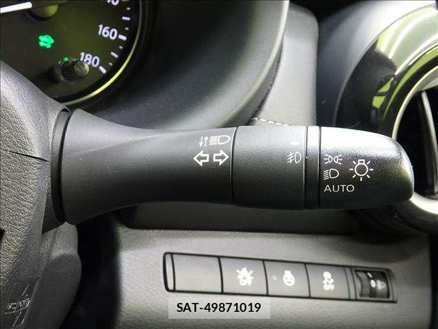 Nissan KICKS 2021-06 8208122-15
