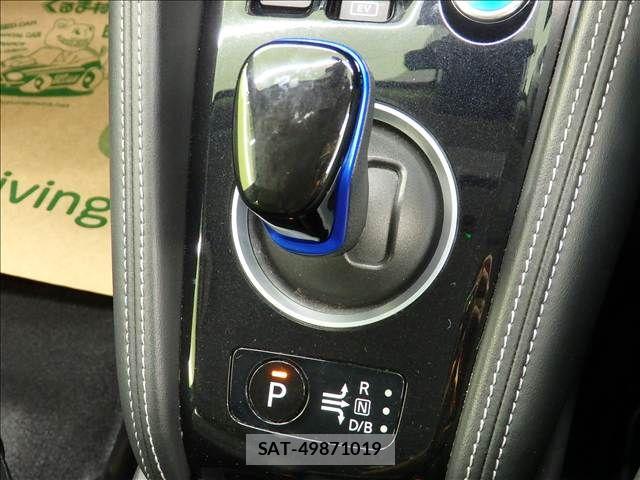Nissan KICKS 2021-06 8208122-16