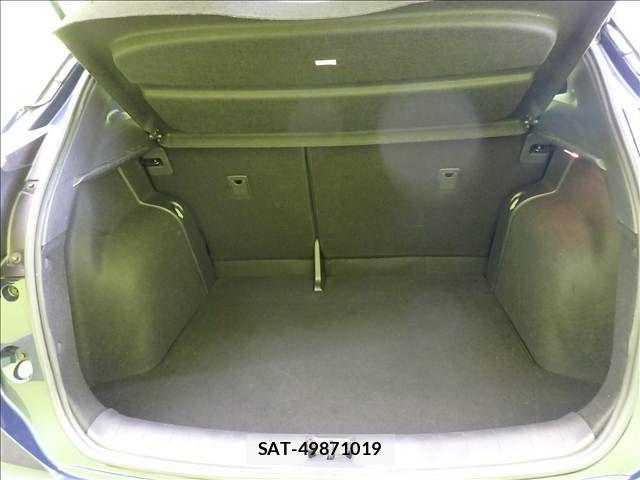 Nissan KICKS 2021-06 8208122-25
