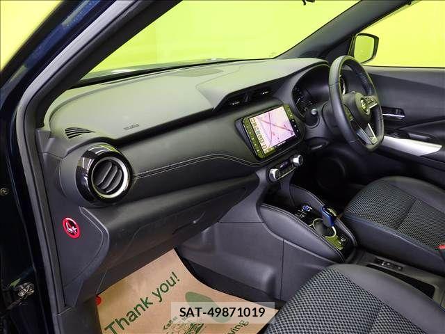 Nissan KICKS 2021-06 8208122-29