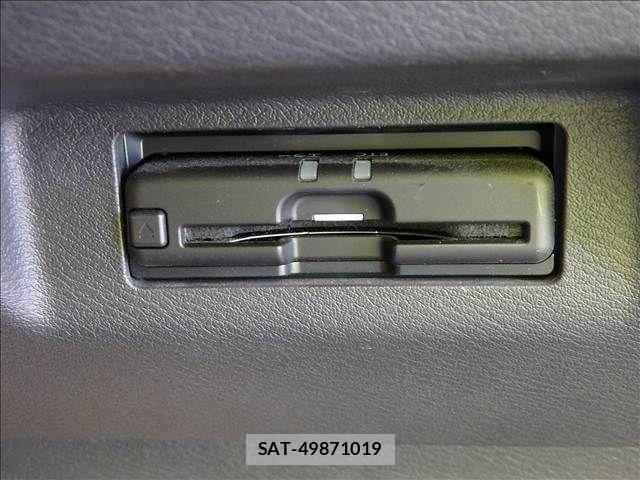 Nissan KICKS 2021-06 8208122-6