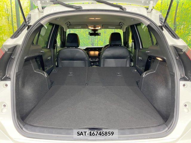 Nissan KICKS 2023-12 8208113-9