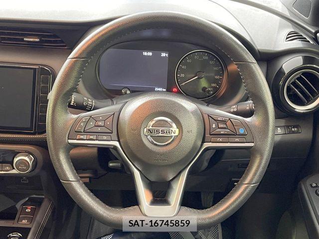 Nissan KICKS 2023-12 8208113-11
