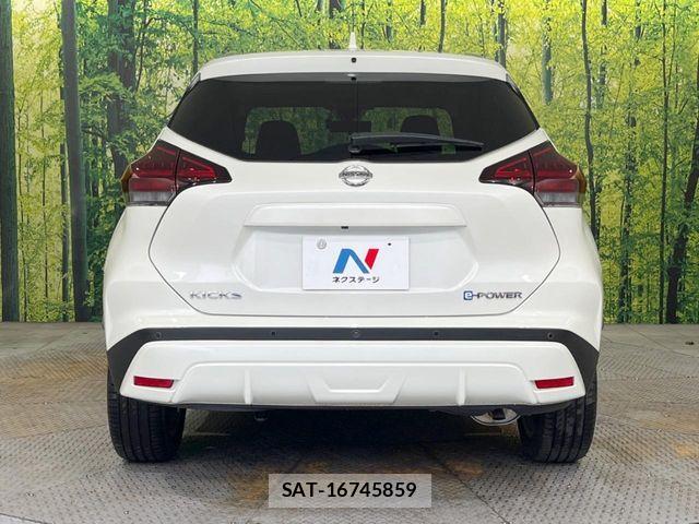 Nissan KICKS 2023-12 8208113-14