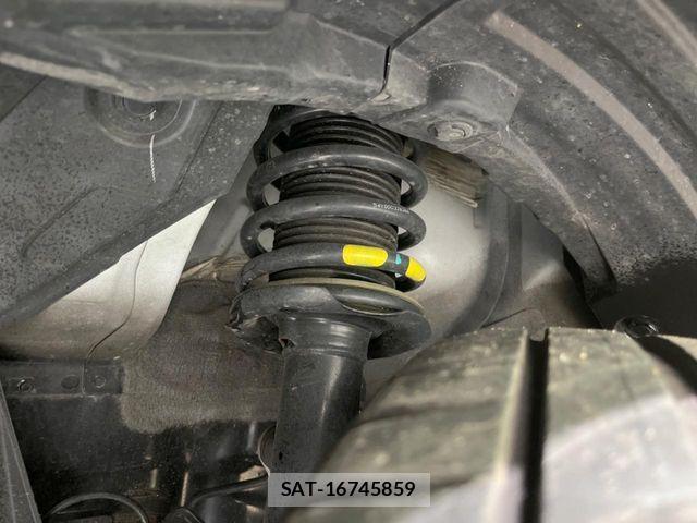 Nissan KICKS 2023-12 8208113-19