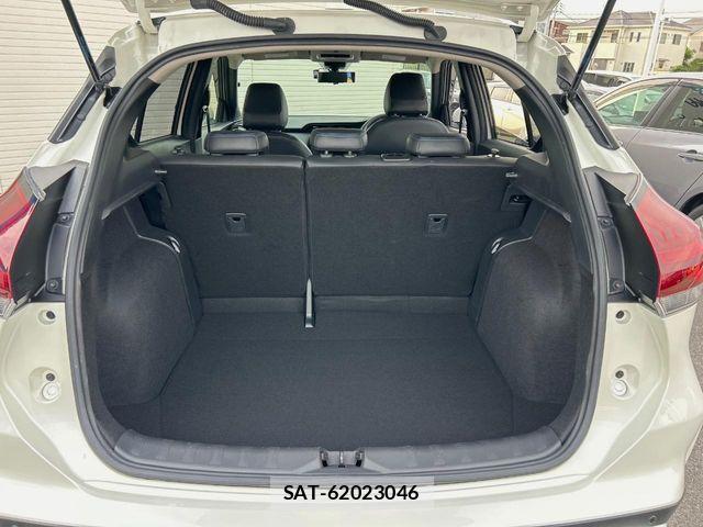 Nissan KICKS 2021-01 8208120-12