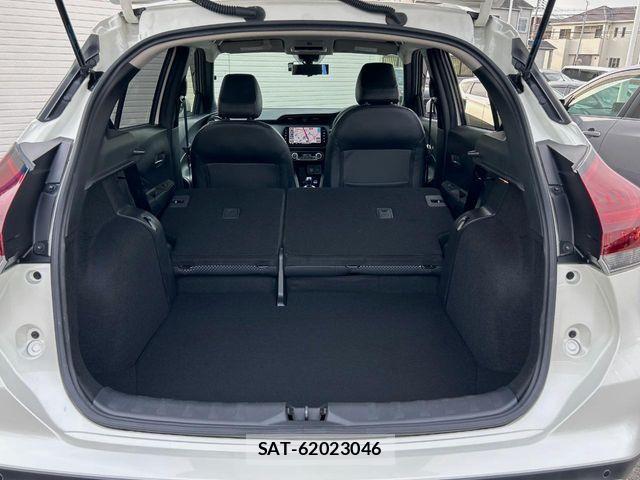 Nissan KICKS 2021-01 8208120-13