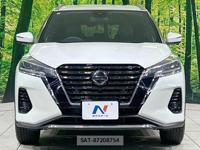Nissan KICKS 2021-03 8208116-13