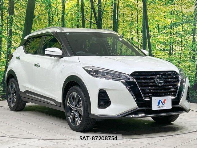 Nissan KICKS 2021-03 8208116-15