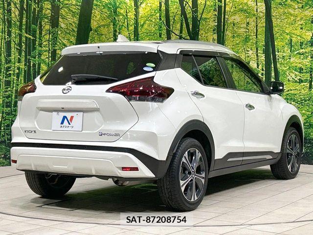 Nissan KICKS 2021-03 8208116-16