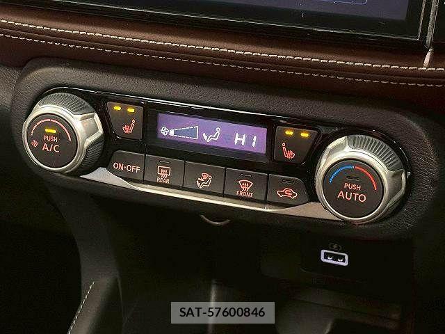Nissan KICKS 2023-11 8230502-9