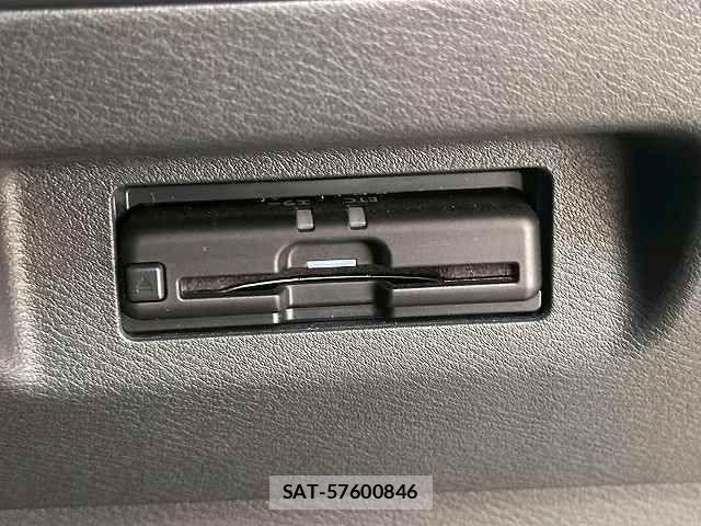 Nissan KICKS 2023-11 8230502-11