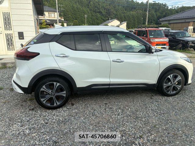 Nissan KICKS 2021-03 8230505-15