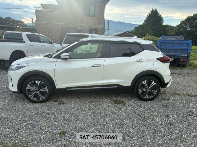Nissan KICKS 2021-03 8230505-16