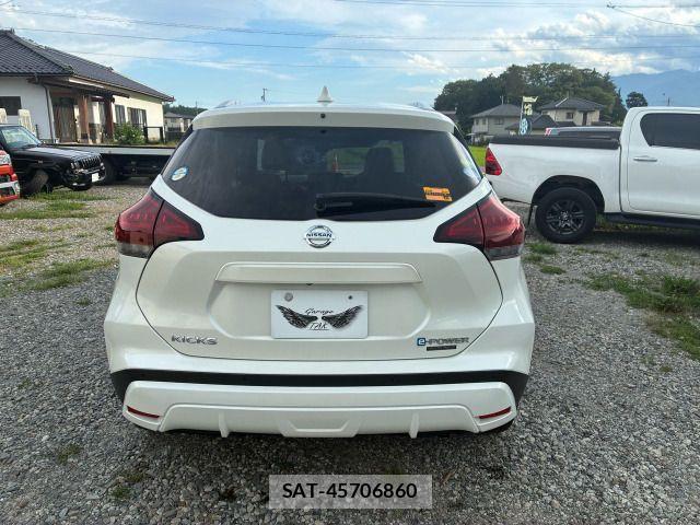 Nissan KICKS 2021-03 8230505-17