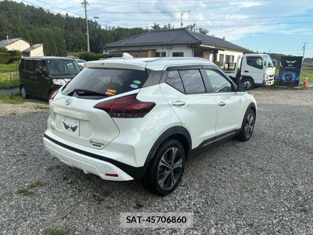 Nissan KICKS 2021-03 8230505-3