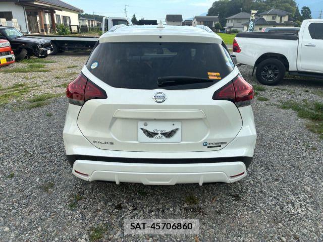 Nissan KICKS 2021-03 8230505-4