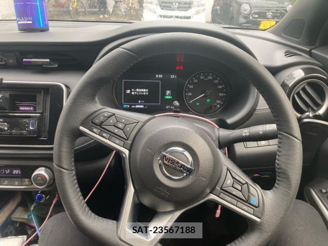 Nissan KICKS 2021-08 8245573-8