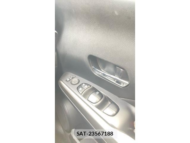 Nissan KICKS 2021-08 8245573-24