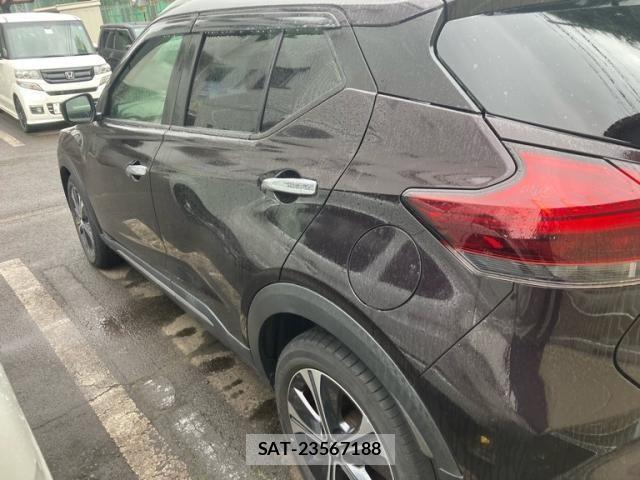 Nissan KICKS 2021-08 8245573-4