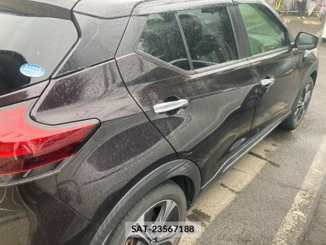 Nissan KICKS 2021-08 8245573-5
