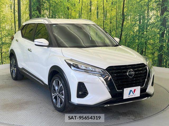 Nissan KICKS 2021-07 8315013-16