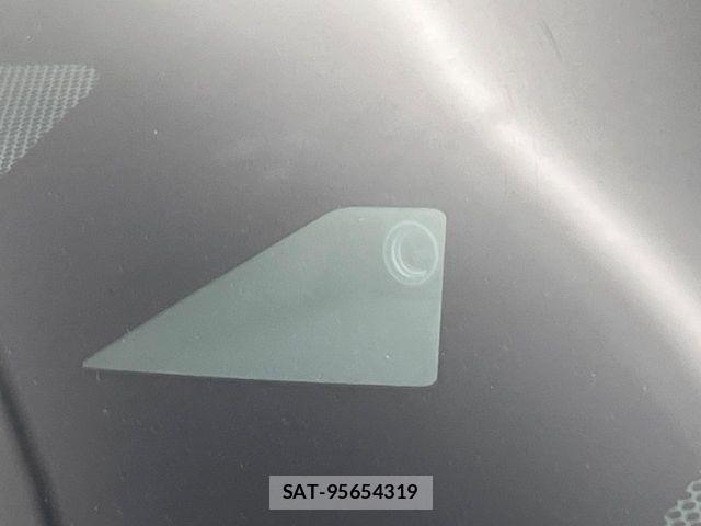 Nissan KICKS 2021-07 8315013-6