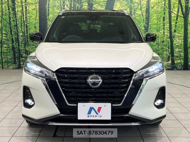 Nissan KICKS 2022-03 8315012-13