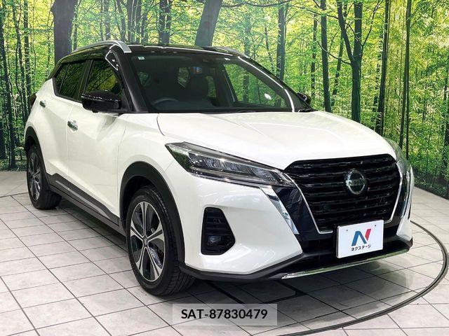 Nissan KICKS 2022-03 8315012-15