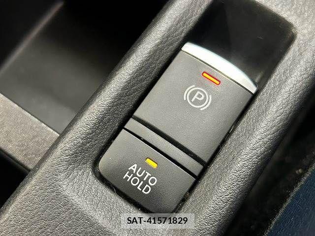 Nissan KICKS 2021-12 8336396-9