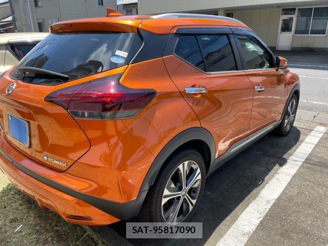 Nissan KICKS 2021-11 8354775-4