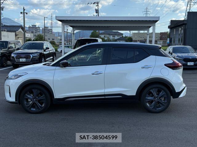 Nissan KICKS 2024-12 8354772-9