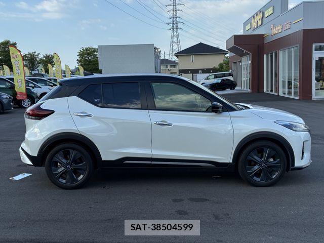 Nissan KICKS 2024-12 8354772-5