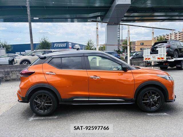 Nissan KICKS 2020-11 8366532-16