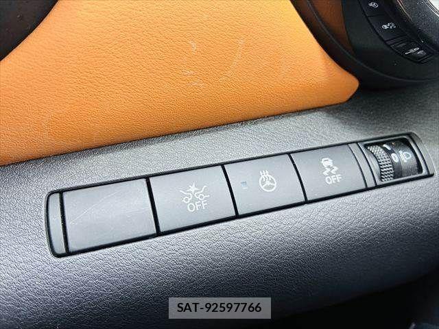 Nissan KICKS 2020-11 8366532-6