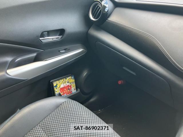 Nissan KICKS 2021-11 8366531-24