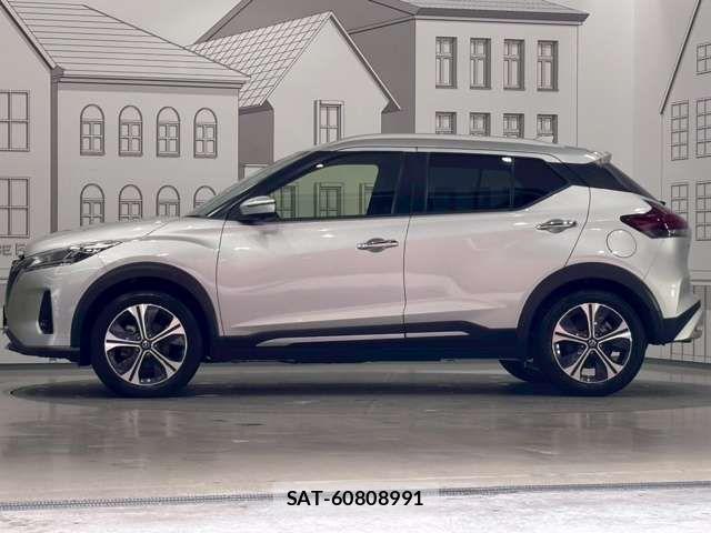 Nissan KICKS 2023-03 8366528-4