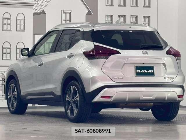 Nissan KICKS 2023-03 8366528-5