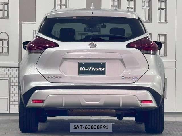 Nissan KICKS 2023-03 8366528-6