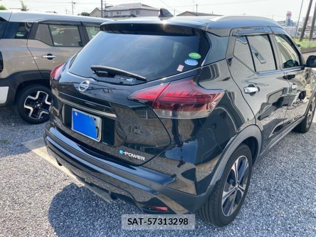 Nissan KICKS 2021-02 8366534-3