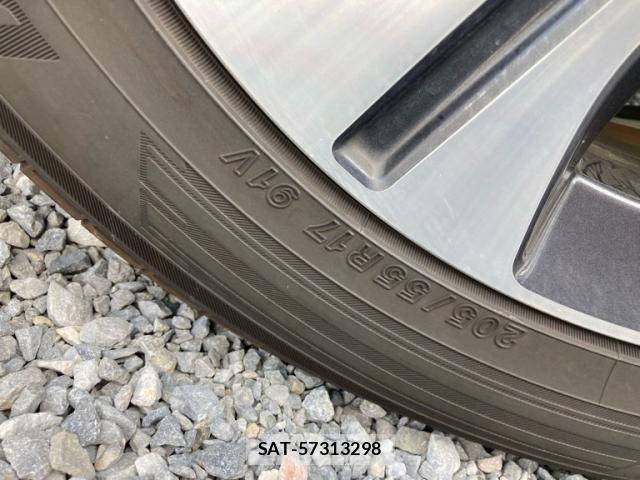 Nissan KICKS 2021-02 8366534-5