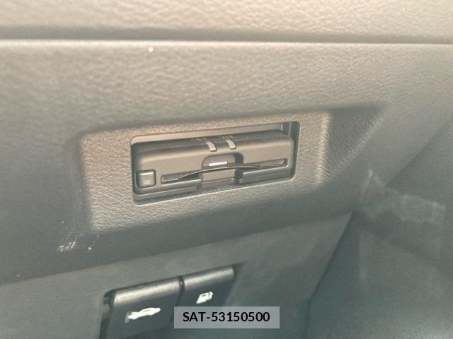 Nissan KICKS 2022-02 8413067-17