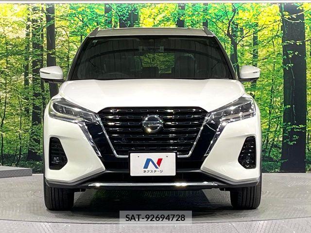 Nissan KICKS 2021-10 8457745-13