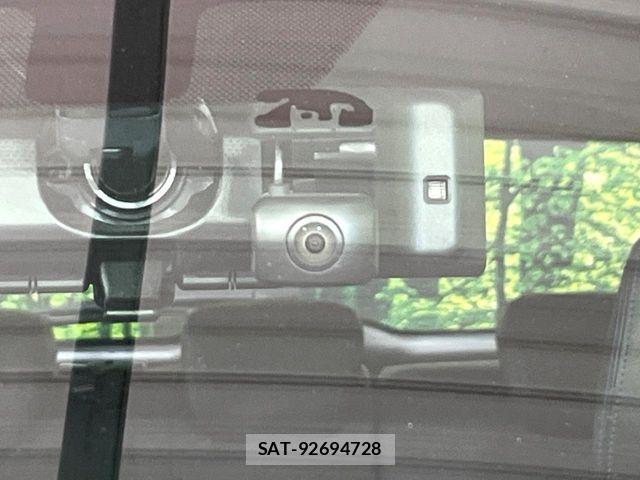 Nissan KICKS 2021-10 8457745-5