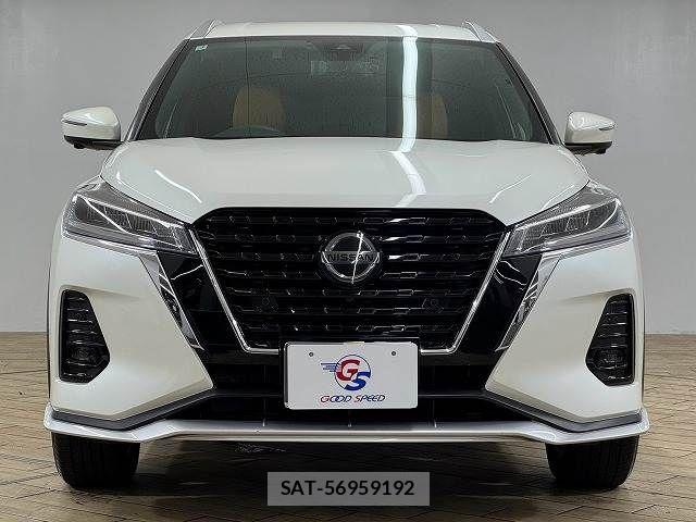 Nissan KICKS 2023-03 8485564-12