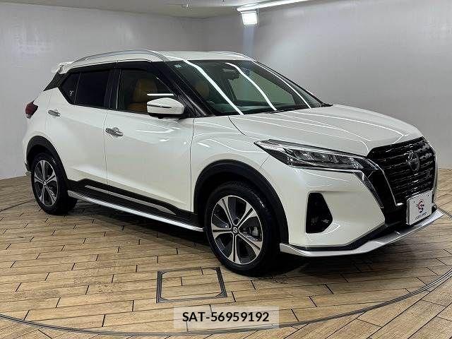 Nissan KICKS 2023-03 8485564-13